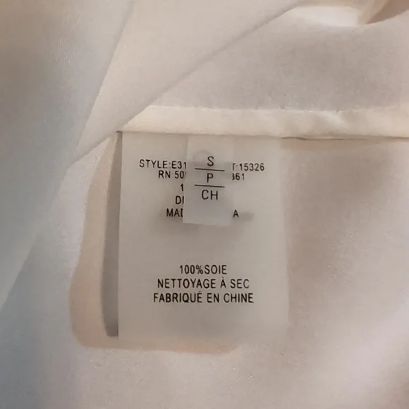 Elie Tahari Silk Vneck Ivory and Black Blouse Ladies Size Small